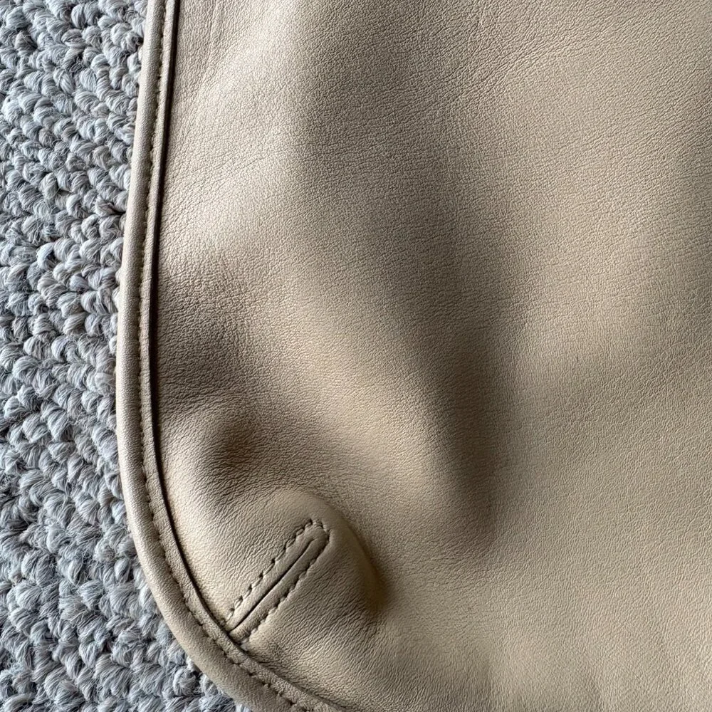 Vintage Coach 9135 Hippie Camel Leather Crossbody Y2K Preppy Classic
